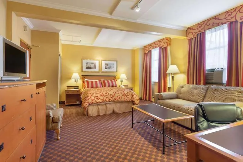 Howard Johnson By Wyndham Vancouver Downtown